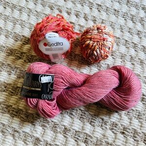 🧶 Bundle of Five Yarn Skeins - Pinks & Oranges